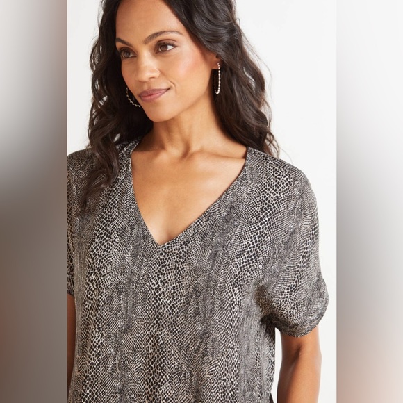 EVEREVE | Baylee Shift Dress Peyton Jensen - Picture 4 of 7